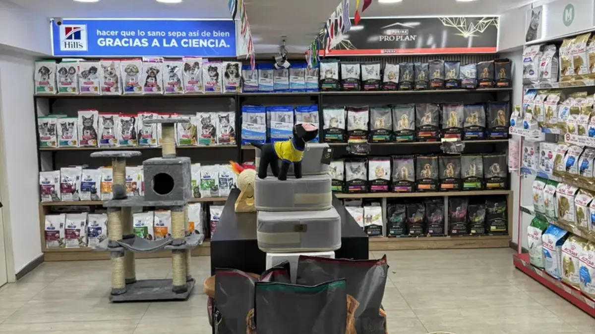 Interior de la tienda Manyi Mascotas en Sabaneta